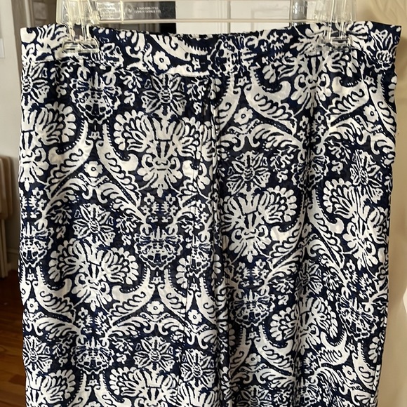 Truth  size large blue & white print lined wide slit leg pants front wrap look - Picture 3 of 16